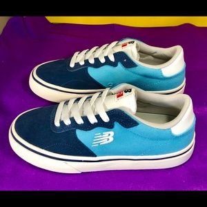 New Balance Men’s All Coasts 232 V1 Shoes Sz. 5